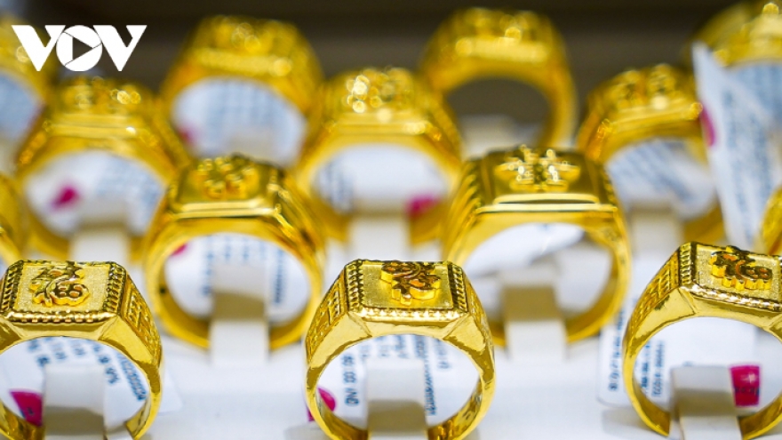 Gold ring prices suddenly bounce back to reach VND82.9 million