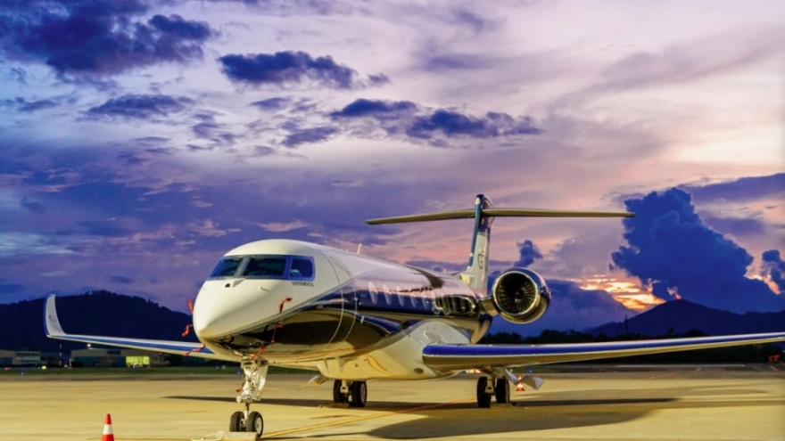 Five luxury Gulfstream jets touch down at Da Nang airport