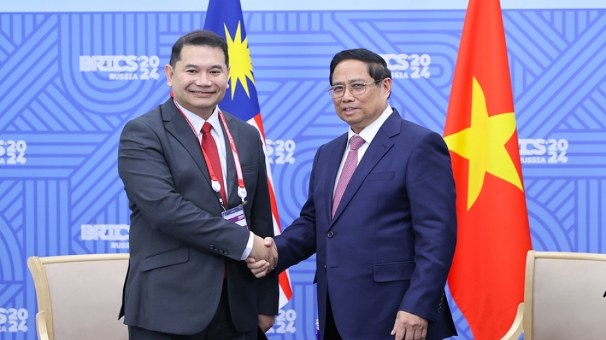 Thủ tướng Phạm Minh Chính tiếp Trưởng đoàn, Bộ trưởng Kinh tế Malaysia Rafizi Ramli