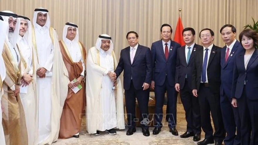 PM pledges to create optimal environment for Qatari investors