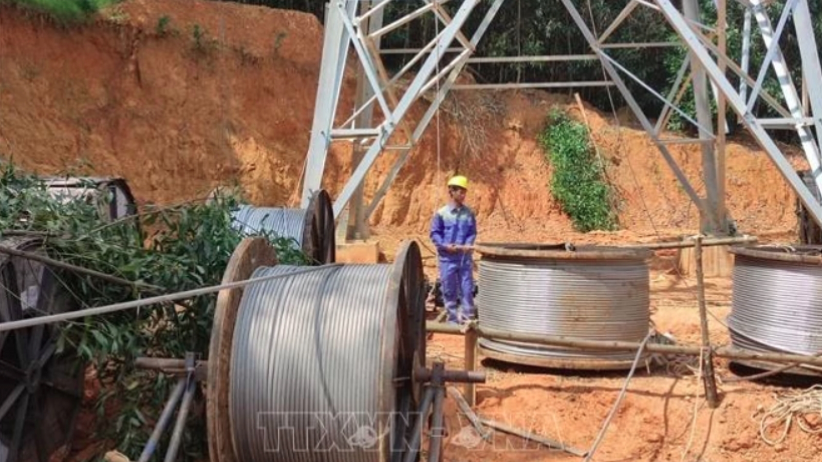 Efforts exerted to complete transmission line carrying electricity from Laos
