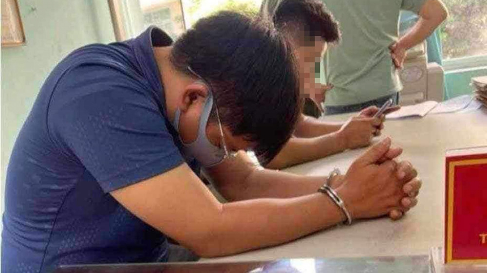 Khởi tố thầy giáo có hành vi xâm hại nữ sinh lớp 6 ở Bình Dương