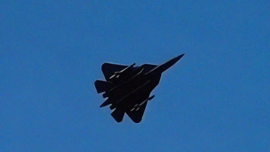 Giải mã ý đồ của Nga khi treo 2 tên lửa Kh-59M2 bên ngoài siêu tiêm kích Su-57