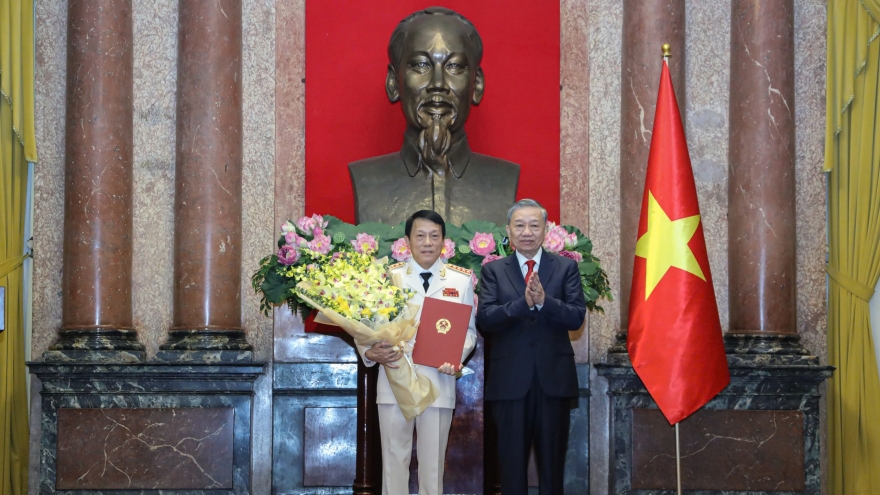 Bộ trưởng Lương Tam Quang và Tổng tham mưu trưởng Nguyễn Tân Cương được thăng quân hàm Đại tướng