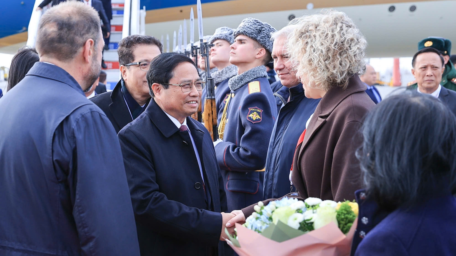 Thủ tướng Phạm Minh Chính đến Nga, bắt đầu chuyến công tác tham dự BRICS mở rộng