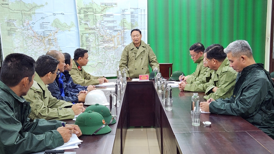 Tư lệnh Quân khu 5: Sẵn sàng hỗ trợ nhân dân miền Trung ứng phó bão số 6