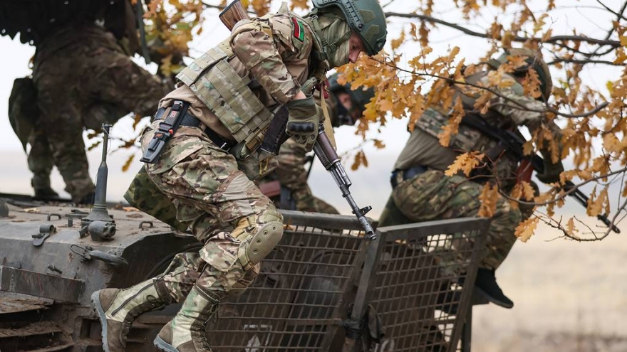 Nga luồn sâu đánh hiểm vào Donbass, Ukraine đối mặt “thảm họa chiến lược” ở Kursk