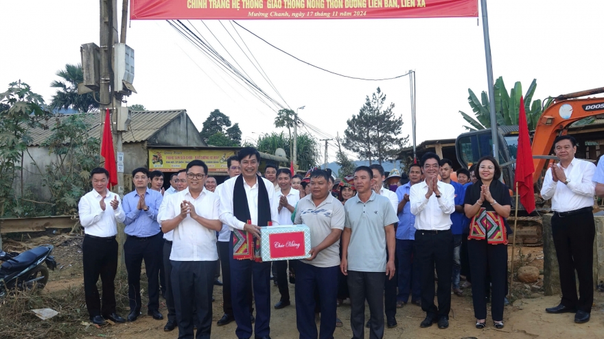 Phó Trưởng Ban Nội chính Trung ương dự Ngày hội đại đoàn kết dân tộc tại Sơn La