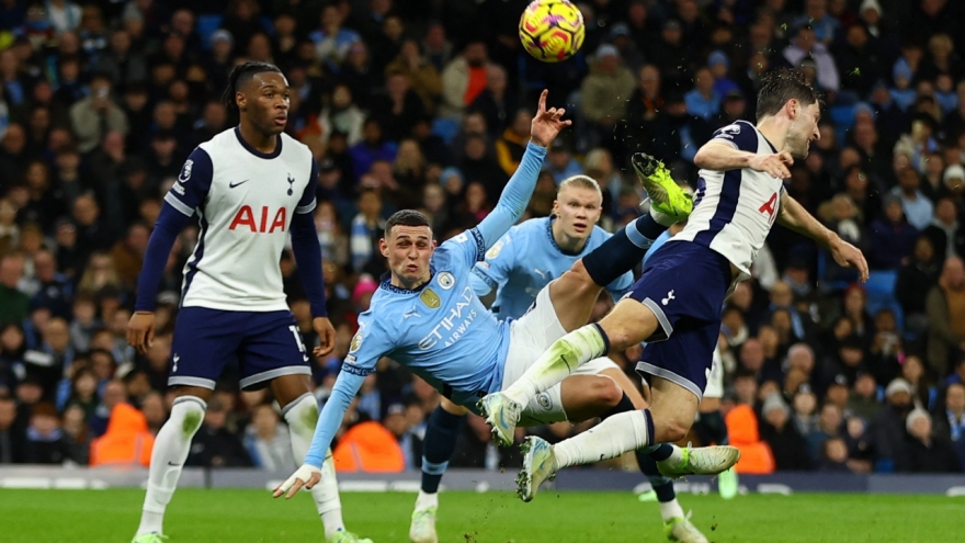 Khủng hoảng phong độ, Man City sắp chiêu mộ ''bom tấn"