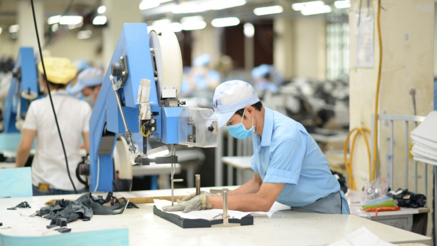 Indonesia considers extending global safeguard duties on imported garment products
