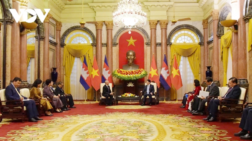 Cambodian King Norodom Sihamoni concludes state visit to Vietnam