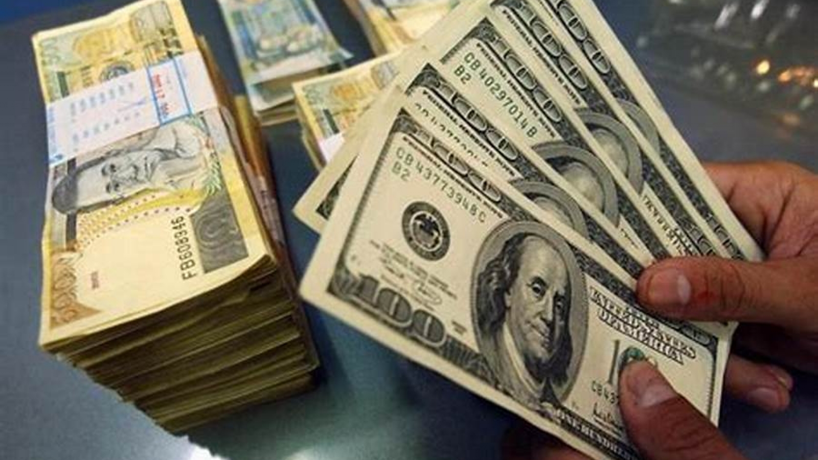 Tỷ giá USD hôm nay 31/12: Tỷ giá trung tâm tăng lên mức 24.335 đồng/USD