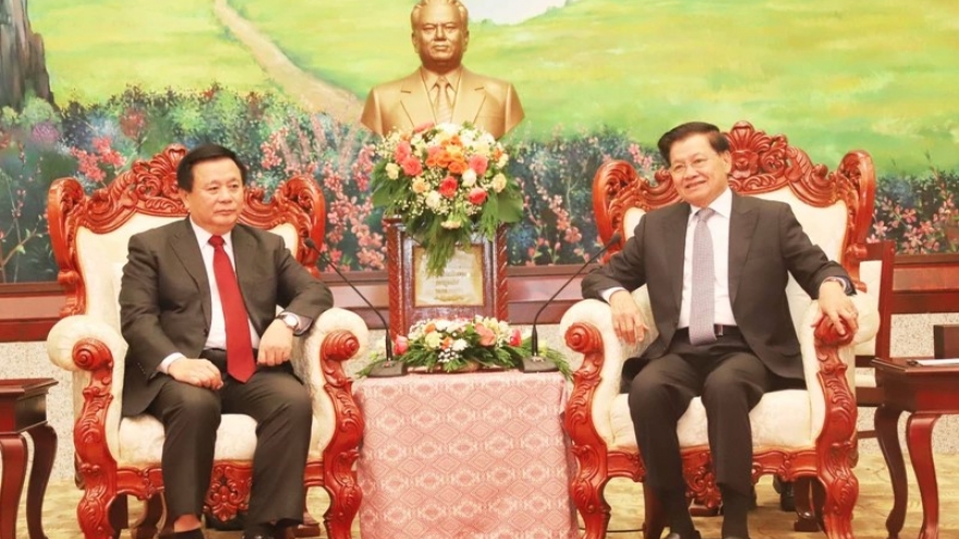 Vietnam, Laos share experience in theoretical research, Party building