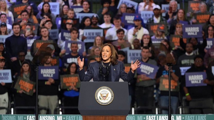 Bà Harris không nhắc tới ông Trump trong bài phát biểu cuối cùng ở Michigan