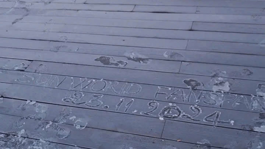 Nhiệt độ xuống 2 độ C, đỉnh Fansipan xuất hiện băng