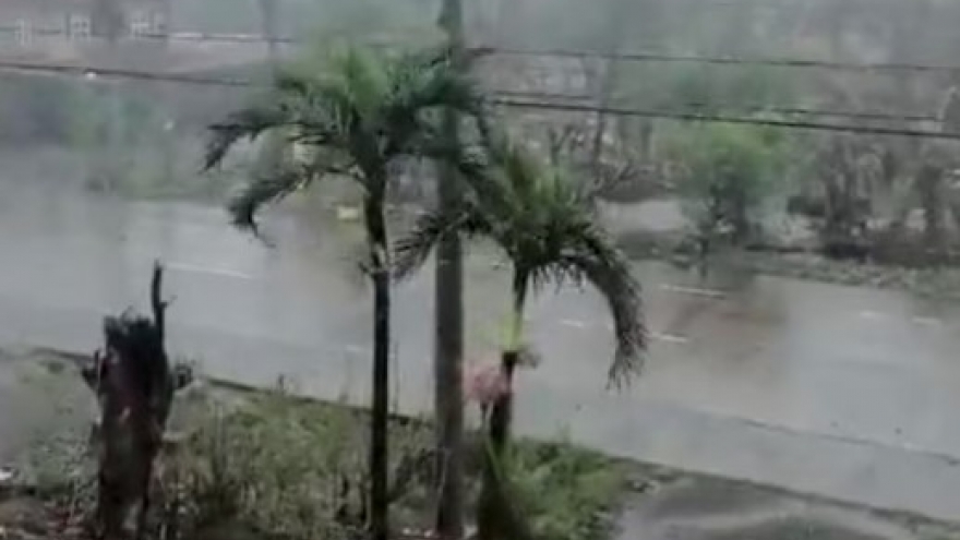 Man-yi có thể thành siêu bão, NASA cảnh báo hiện tượng bão chồng bão bất thường