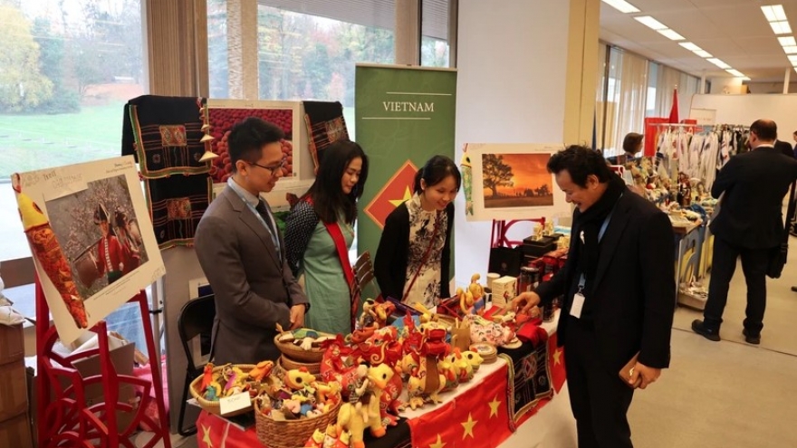 Vietnam demonstrates humanitarian commitment at UN bazaar