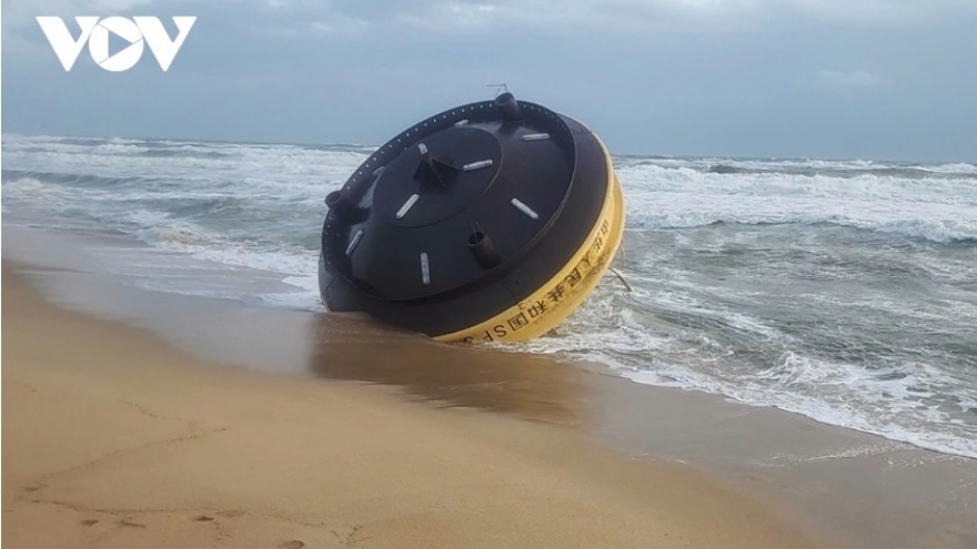 China marine buoy washed ashore onto Quang Ngai beach