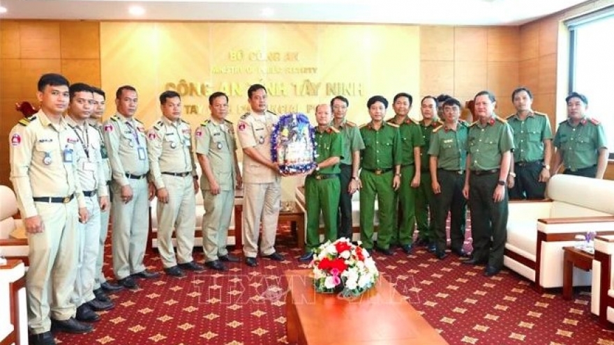 Cambodian province appreciates Tay Ninh police’s firefighting assistance