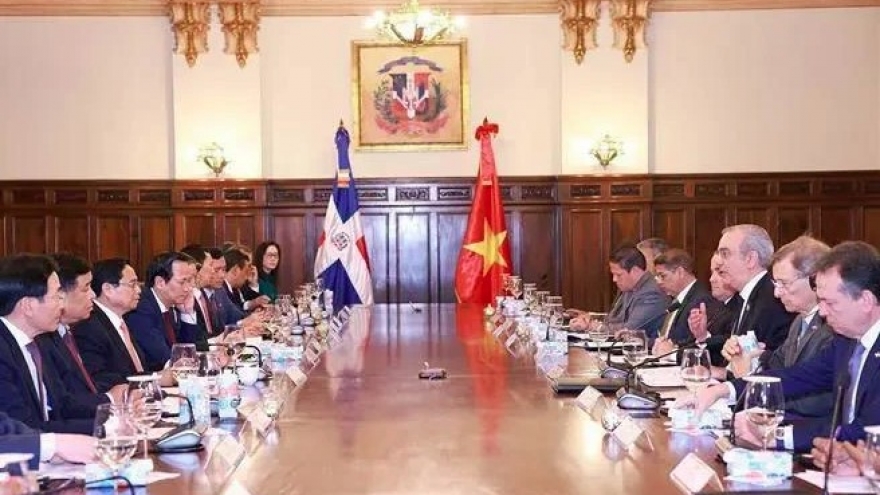 Vietnamese PM hold talks with President of Dominican Republic