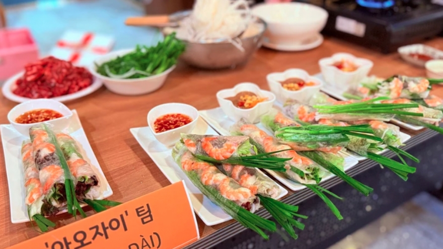 Cooking contest strengthens ties among Vietnamese expats in RoK