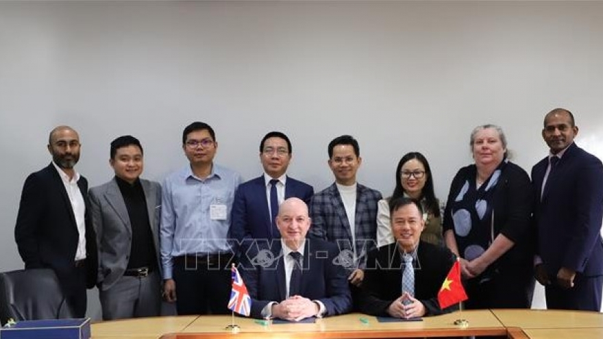 UK, Vietnam augment cooperation in tertiary education