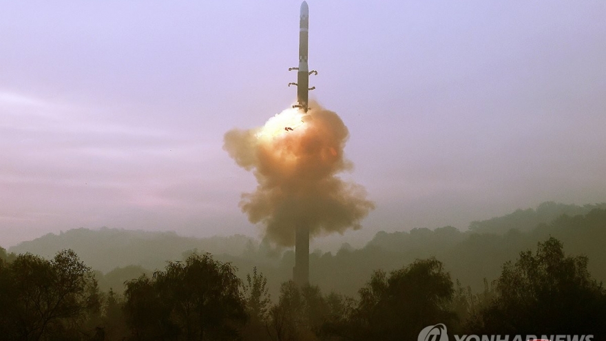 Triều Tiên tuyên bố thử thành công ICBM Hwasong-19 mới