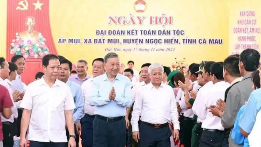 Party leader joins Great National Unity Festival in Ca Mau