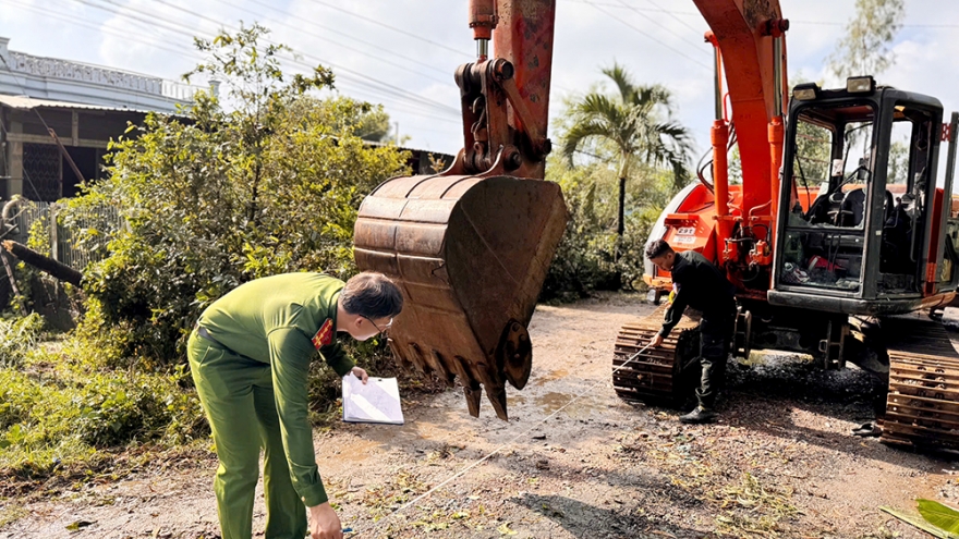 Khởi tố, tạm giam 6 đối tượng về hành vi chống người thi hành công vụ