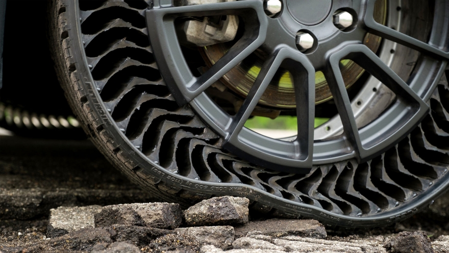Khám phá lốp không hơi Uptis của Michelin: Công nghệ đột phá của thế giới