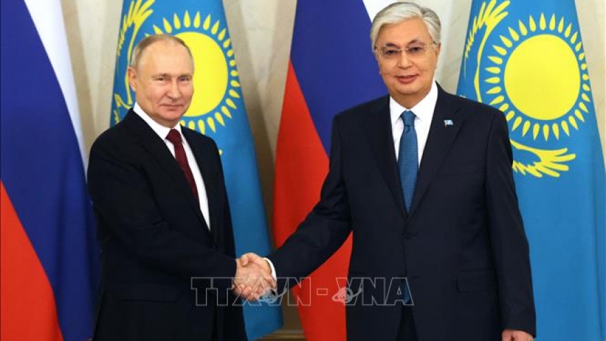 Tổng thống Nga Putin hội đàm với Tổng thống Kazakhstan Tokayev