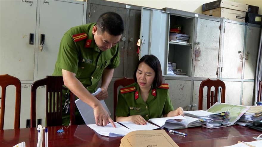 “Bông hồng thép” trong cuộc chiến với tội phạm “cổ cồn trắng”