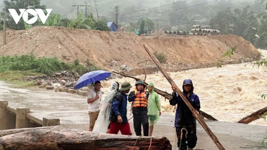 Natural disasters leave 513 dead in Vietnam in 11 months