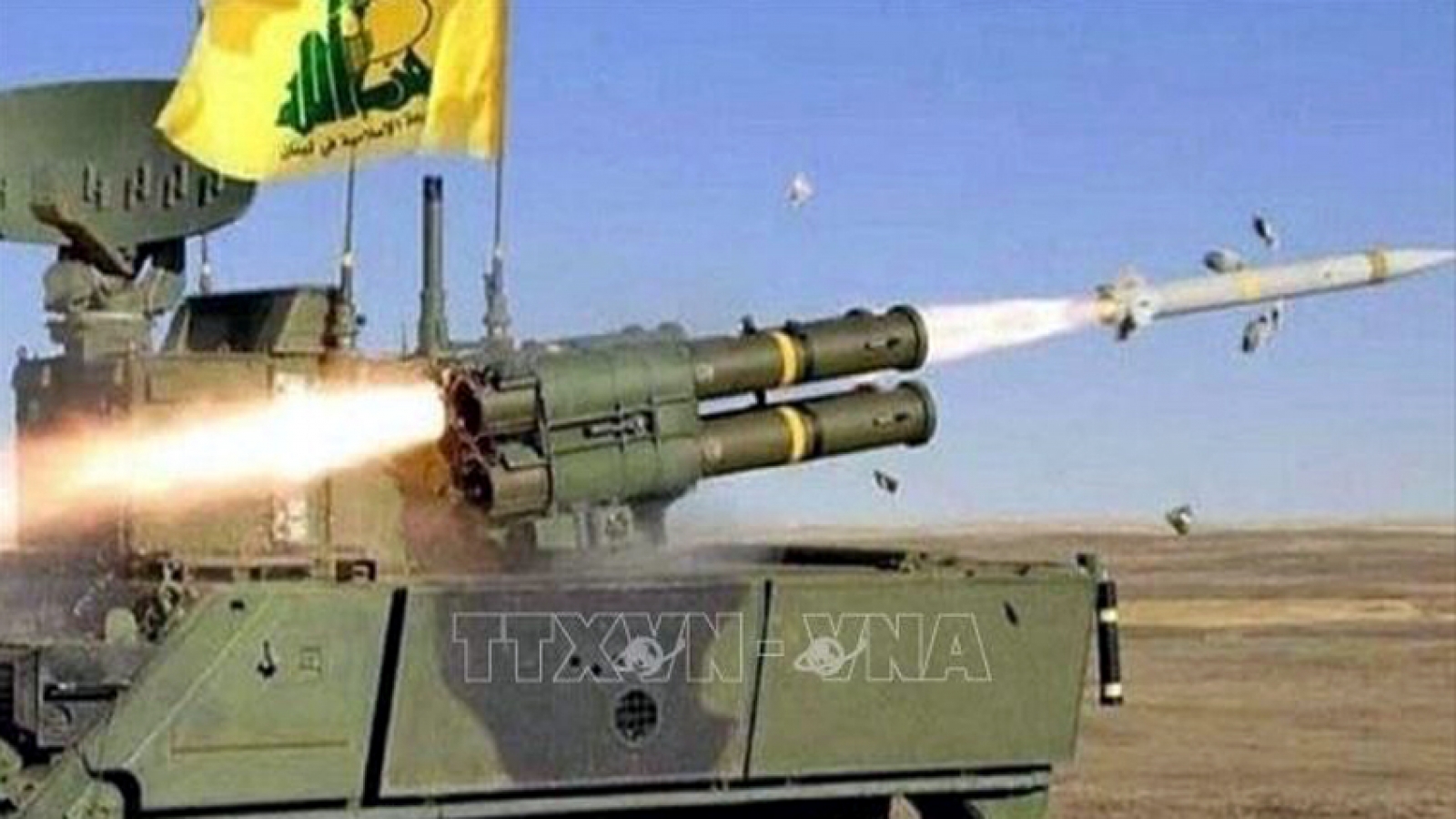 Hezbollah tấn công nhiều căn cứ quân sự Israel