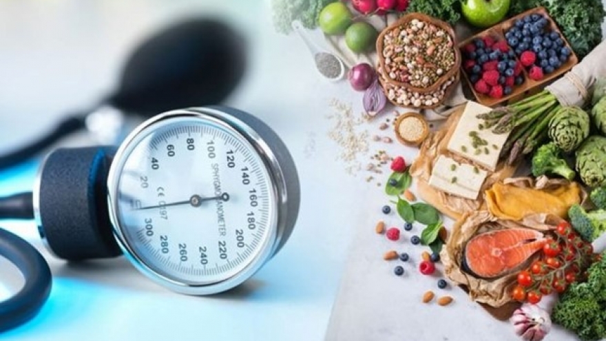 4 thực phẩm yêu thích nhưng ăn vào là huyết áp tăng vọt mà nhiều người không hay
