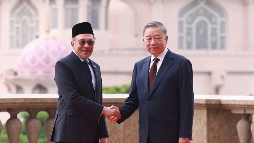 Thủ tướng Malaysia Anwar Ibrahim chủ trì lễ đón Tổng Bí thư Tô Lâm