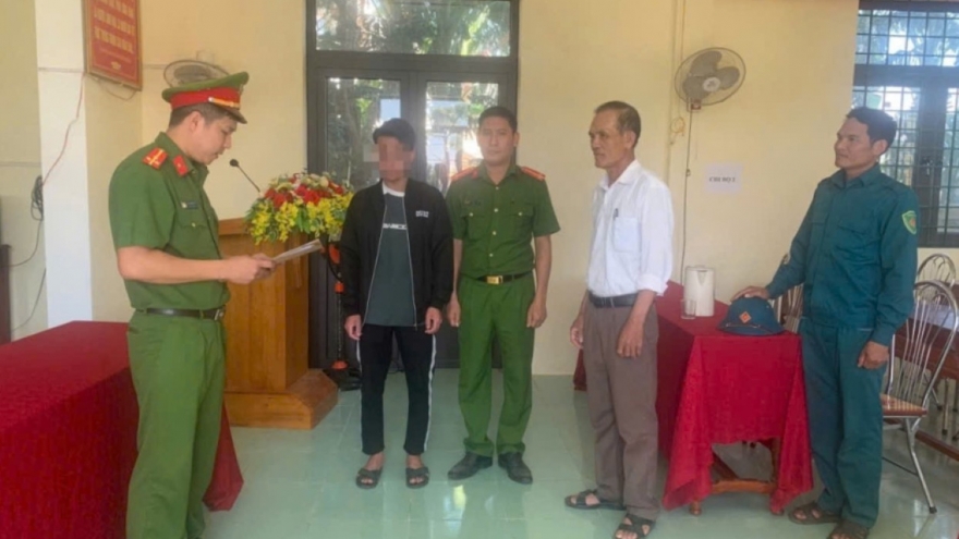 Quảng Bình: Nam sinh lớp 12 dùng dao đâm bạn tại nhà vệ sinh trường học