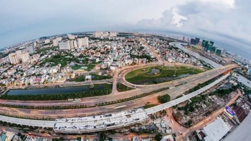 UK stands ready to help Vietnam build international financial hub