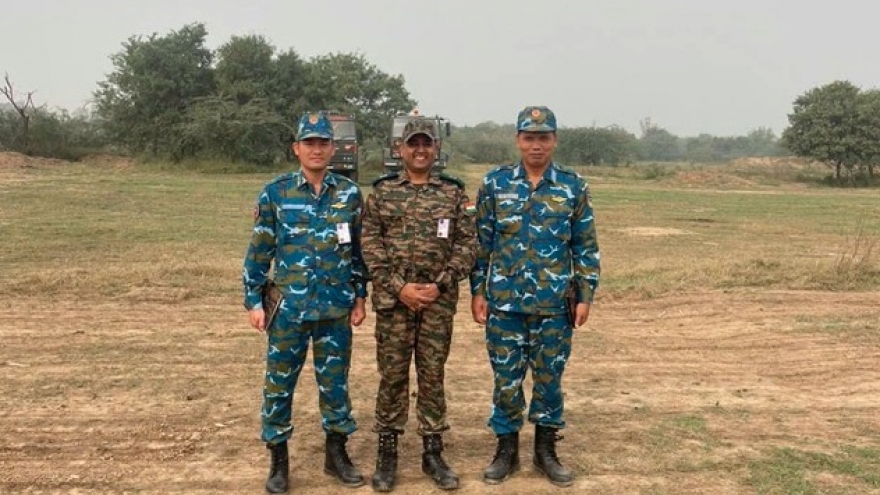 Vietnam sends two air force officers to join VINBAX 2024