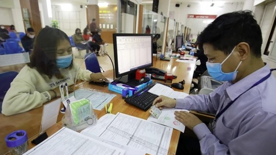 Vietnam’s low-skilled workers hesitate to retrain