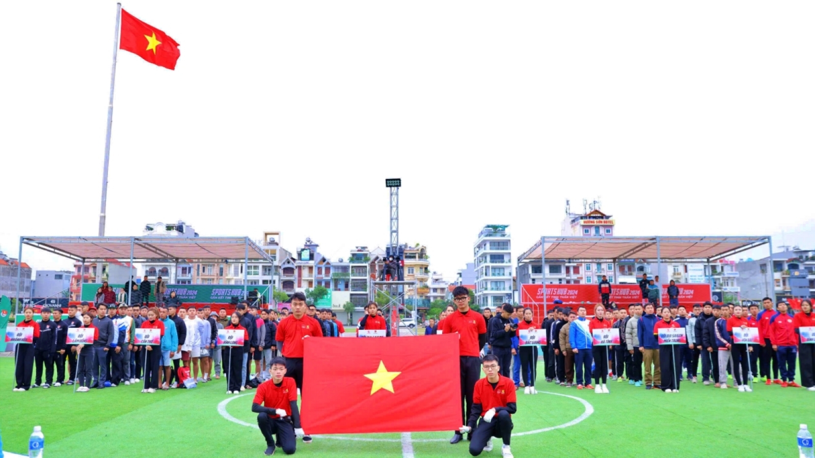 11 đội bóng tham gia tranh tài ở VCK giải bóng đá của Trung ương Đoàn