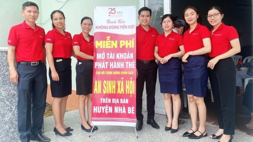 Agribank Chi nhánh Nhà Bè thanh toán không dùng tiền mặt chi trợ cấp an sinh XH