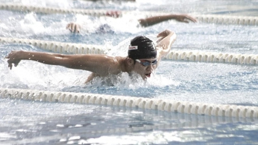 Swimmers, divers win golds at regional age groups championships