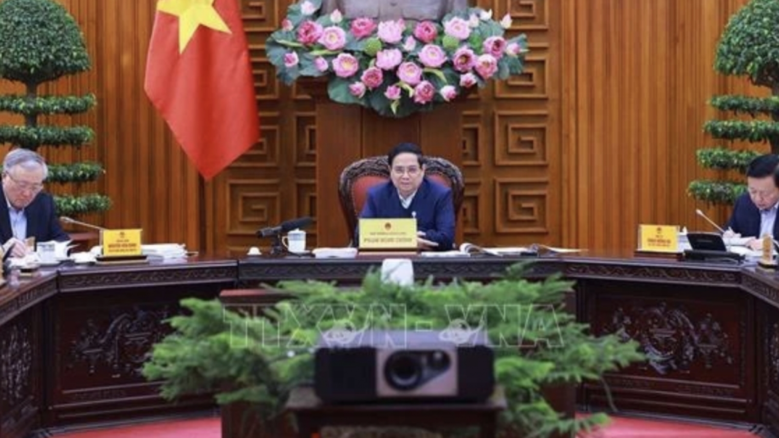 PM requests no one be left behind in apparatus restructuring