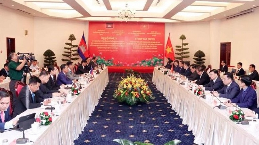 Vietnam, Cambodia coordinate in building, embellishing friendship monuments