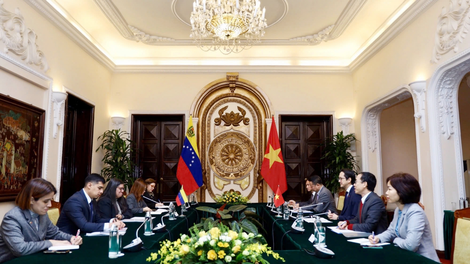 Vietnam and Venezuela hold political consultation in Hanoi