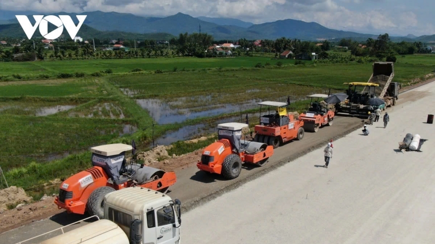 Bộ trưởng GTVT: Mốc hoàn thành cao tốc Bắc-Nam vào cuối năm 2025 không thay đổi