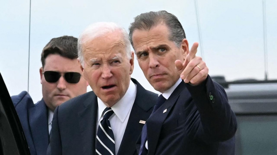 Tổng thống Biden ân xá cho con trai