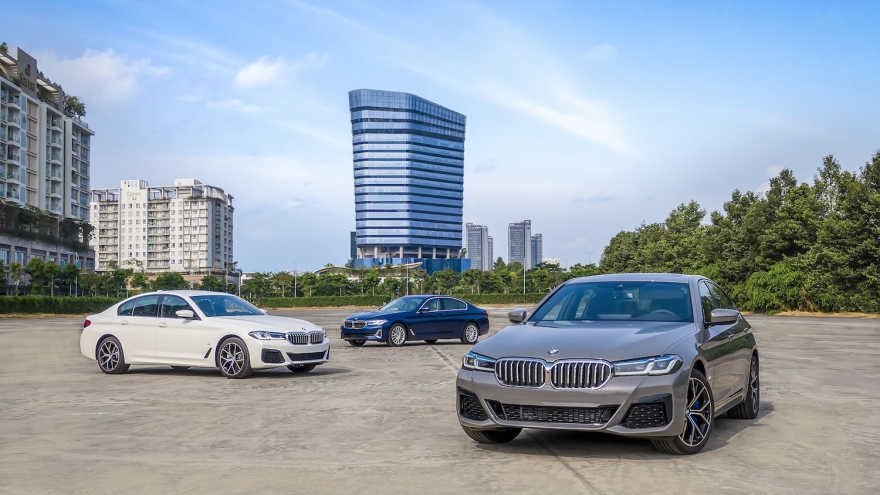 Khởi động mùa Giáng sinh với ưu đãi lên đến hơn 300 triệu đồng từ BMW