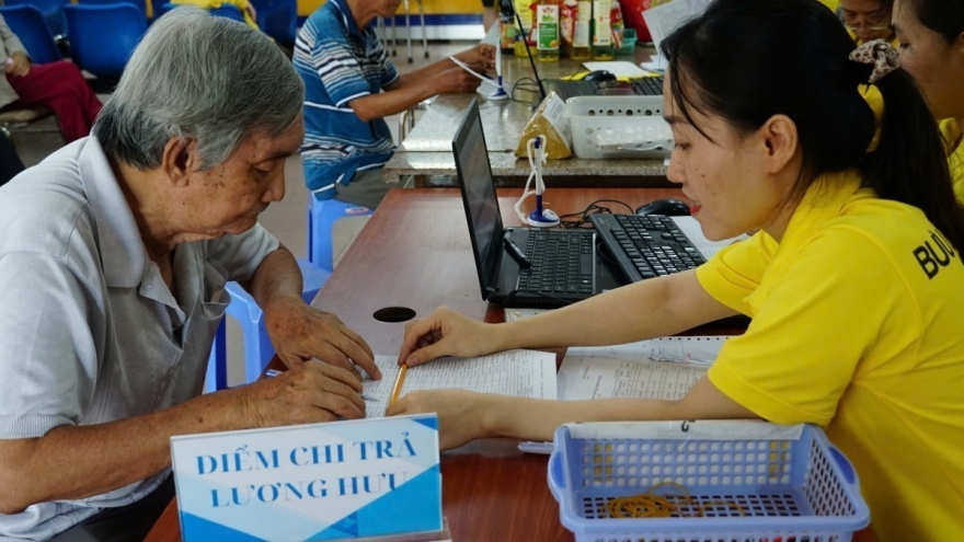 Mới chỉ 51% người lao động ở TP.HCM tham gia BHXH